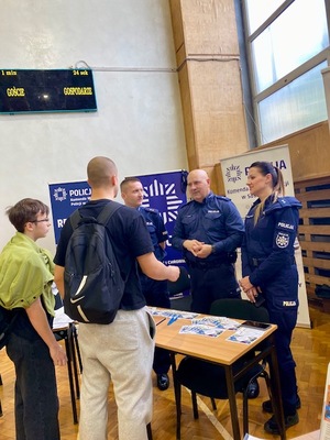 Zostań Śląskim Policjantem” – policjanci podczas V Śląsko- Zagłębiowskiego Forum Edukacji Zawodowej