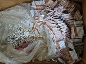 papierosy luzem i pakowane w woreczki strunowe