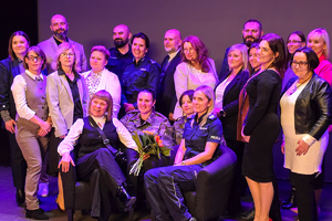 zdjęcie przedstawia zdjęcie grupowe uczestników konferencji