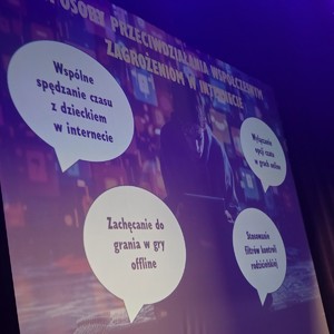 zdjęcie przedstawia wyświetlony slajd prezentacji