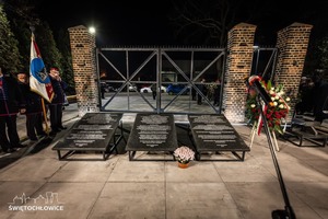 zdjęcie przedstawia obchody 80 rocznicy tragedii górnośląskiej