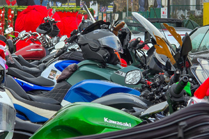 zdjęcie przedstawia zbliżenie na motocykle