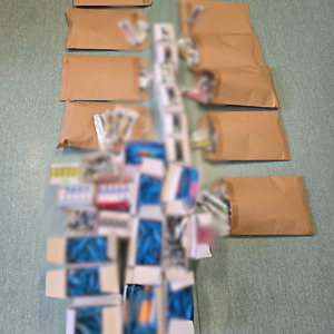 zdjęcie przedstawia przejęte e-papierosy