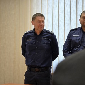 zdjęcie przedstawia naczelnika