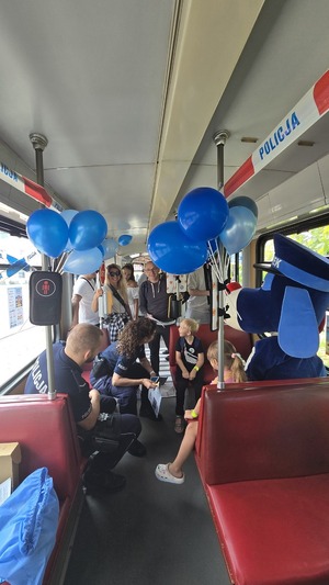 wnętrze tramwaju