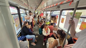 wnętrze tramwaju
