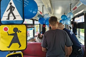 wnętrze tramwaju