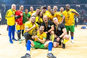 na zdjęciu piłkarze