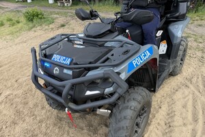 na zdjęciu quad na plaży