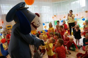 Tyscy policjanci z wizytą w przedszkolu