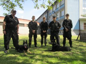 Poznali tajniki pracy policjanta