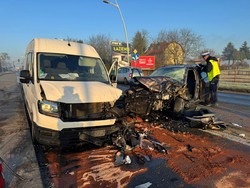 Na zdjęciu uszkodzone pojazdy uczestniczące w zdarzeniu drogowym.