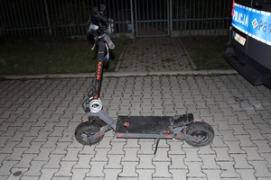 kolorowe zdjęcie hulajnogi elektrycznej