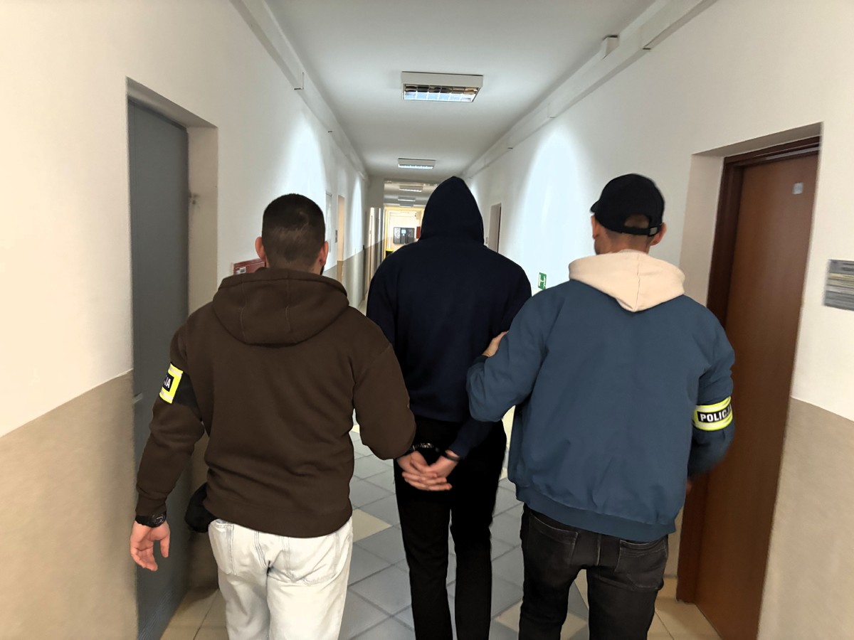 Dzięki czujnemu taksówkarzowi, prawie 87 tys. zł nie wpadło w ręce przestępców