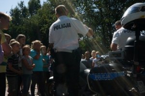 Policjanci zabrzańskiej drgówki podczas spotkania z dziećmi