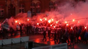 Przemarsz pseudokibiców podczas Wielkich Derbów Śląska