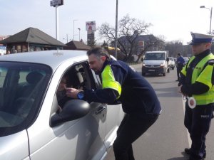 Działania zabrzańskiej drogówki z Kabaretem Młodych Panów w ramach kampanii społecznej &quot;Bądź uprzejmy&quot;