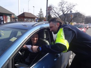 Działania zabrzańskiej drogówki z Kabaretem Młodych Panów w ramach kampanii społecznej &quot;Bądź uprzejmy&quot;