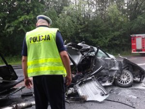 Policjanci zabrzańskiej drogówki podczas zabezpieczania miejsca zdarzenia na DK 88