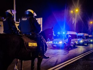 Policjanci na  koniach podczas Zabezpieczenia meczu Górnika Zabrze z Legią Warszawa