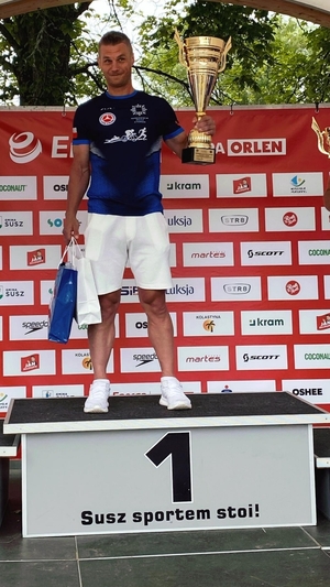 Zastępca Komendanta Komisariatu I Policji w Zabrzu asp.szt. Jordan Kowalczyk podczas VI Mistrzostw Polski Policjantów w Triathlonie.
