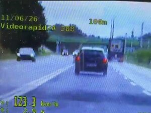 zdjęcie wideorejestratora z pomiarem prędkości