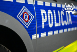 Na zdjęciu widoczny radiowóz ruchu drogowego.