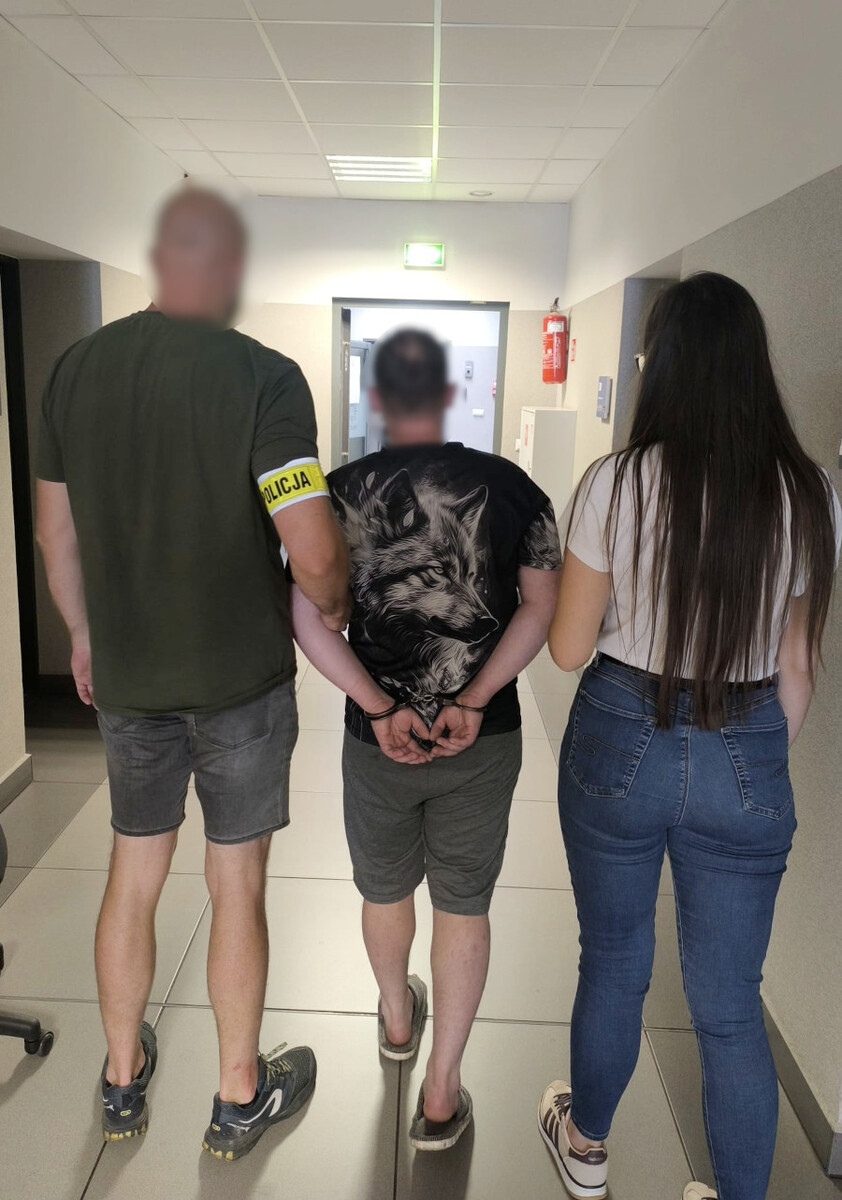 Policjanci zatrzymali mężczyznę, który strzelał z borni pneumatycznej do przechodniów
