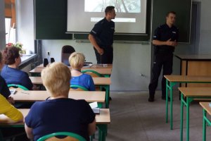 Policjanci szkolą nauczycieli