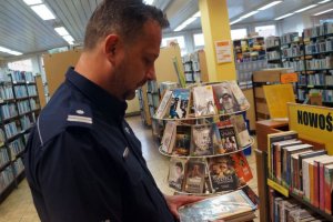 Policjanci zorganizowali zbiórkę książek