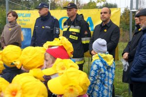 Komendant podczas akcji sadzenia &quot;Żonkilowych pół nadziei&quot;