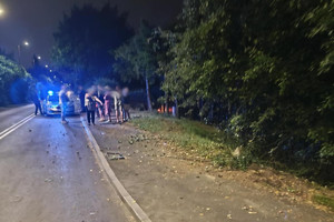 Na zdjęciu widać miejsce zdarzenia drogowego.