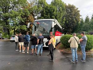 Na zdjęciu widać akcję krwiodawstwa oraz jej uczestników.