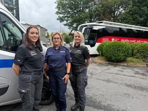 Na zdjęciu widać akcję krwiodawstwa oraz jej uczestników.