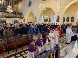 Na zdjęciach widać przebieg uroczystości poświęconej odsłonięciu pamiątkowej tablicy.Na zdjęciach widać przebieg uroczystości poświęconej odsłonięciu pamiątkowej tablicy.