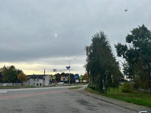Na zdjęciu widać policyjnego drona.