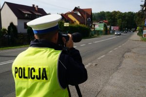 policjant w czasie działań