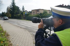 policjant w czasie dzialań