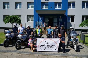 zdjęcie grupowe pod kpp Żywiec