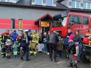 zdjęcie kolorowe organizatorzy oraz mieszkańcy