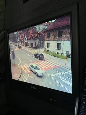 zdjęcie kolorowe nagranego ma monitorze zdjęcia