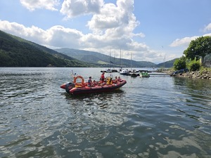 woprowska łódka na jeziorze