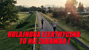 zdjęcie dwóch chłopaków jadących na hulajnogach ,napis Hulajnoga  elektryczna to nie zabawka